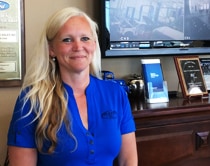 Vanessa Brouwer : Service Advisor